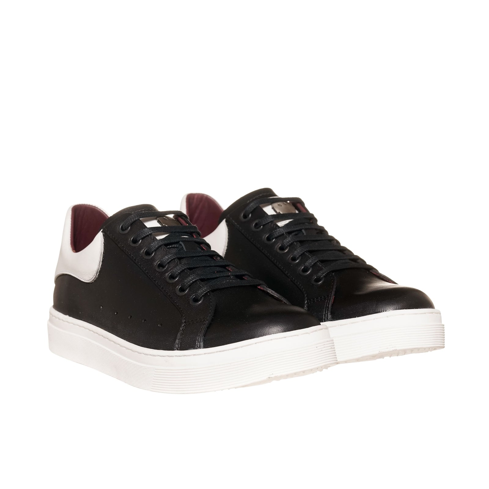 Zapatilla Nevado Negra Talonera Blanca