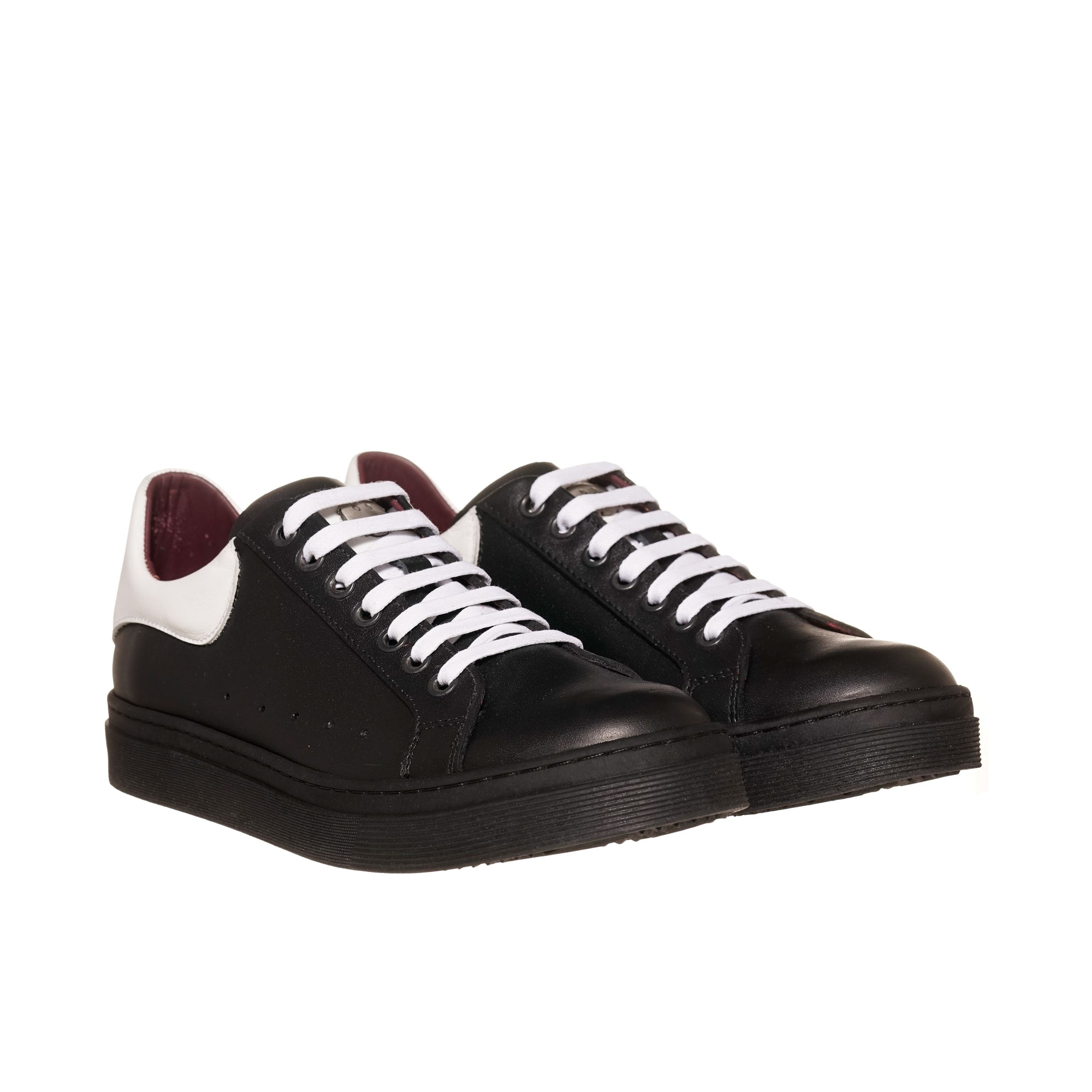 Zapatilla Nevado Negra Talonera Blanca