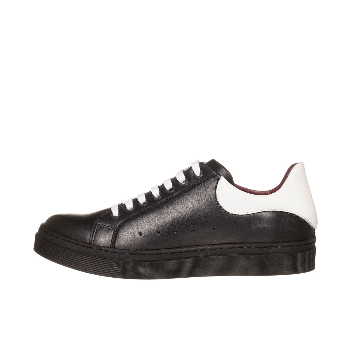 Zapatilla Nevado Negra Talonera Blanca