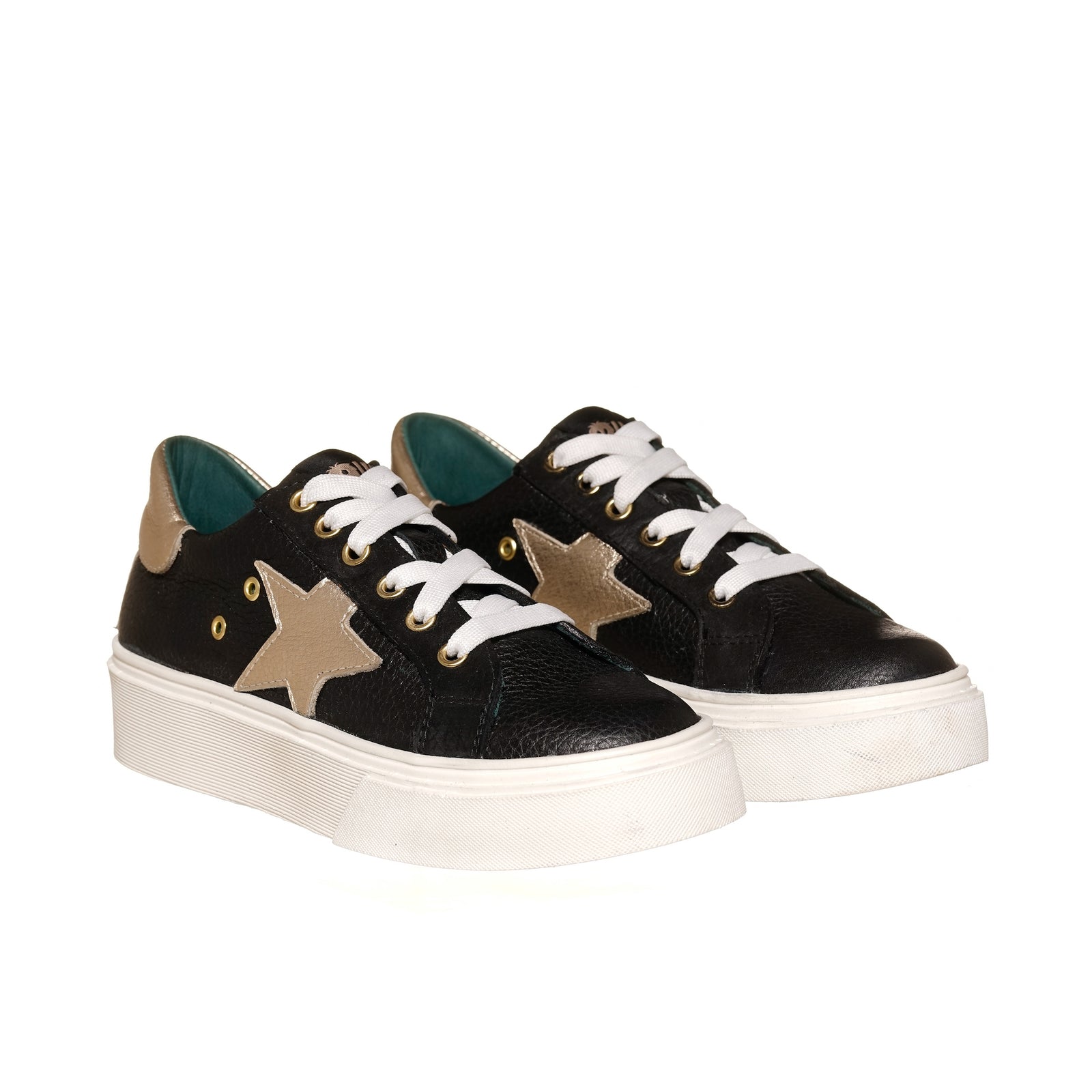 Zapatilla Tricahue Negra Planta Blanca