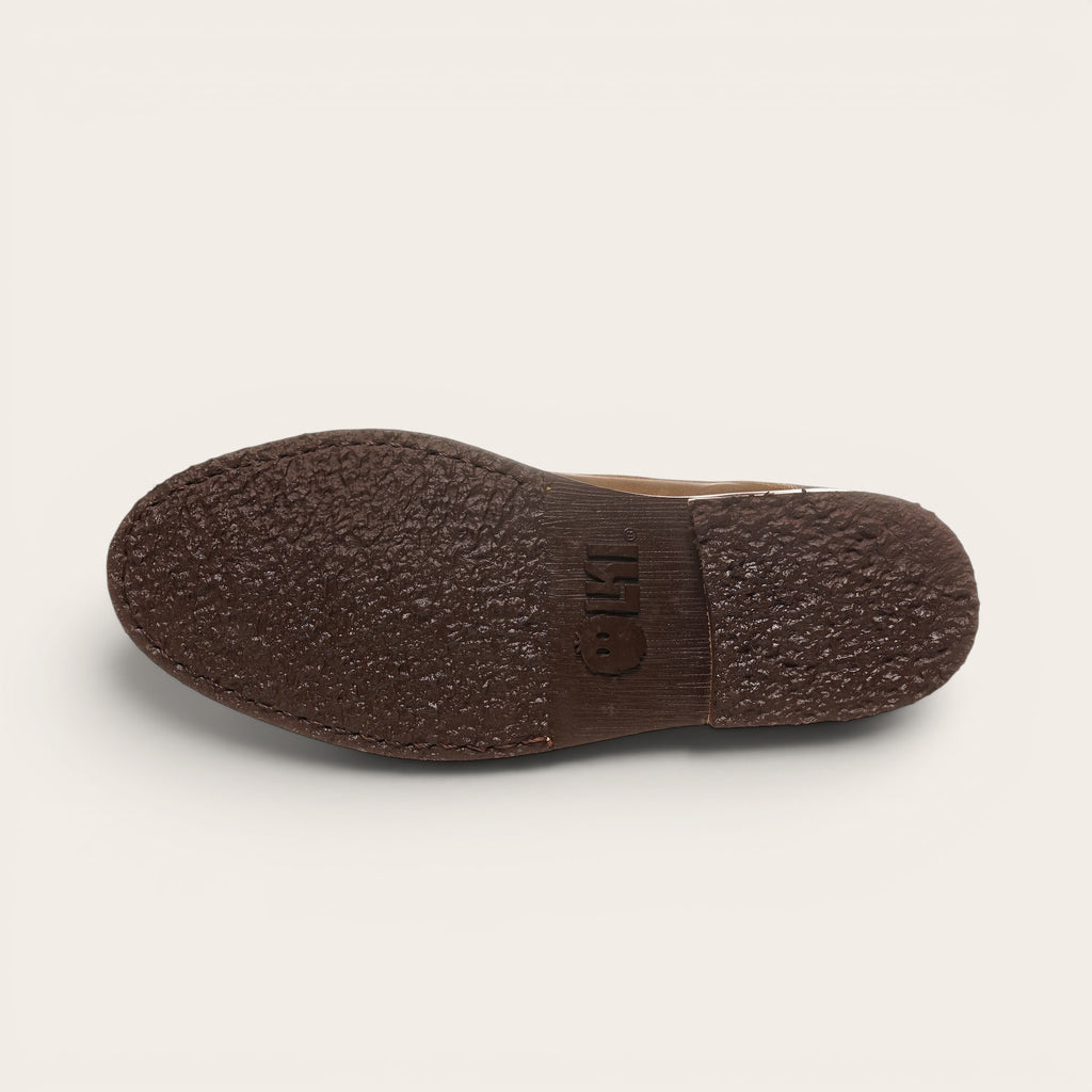 Botín Llaima Camel de cuero vacuno para hombre, suela de caucho antideslizante, diseño artesanal chileno.