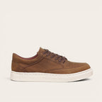 Zapatilla OLKI La Campana de cuero camel con cordones y planta blanca. Diseño urbano y minimalista.