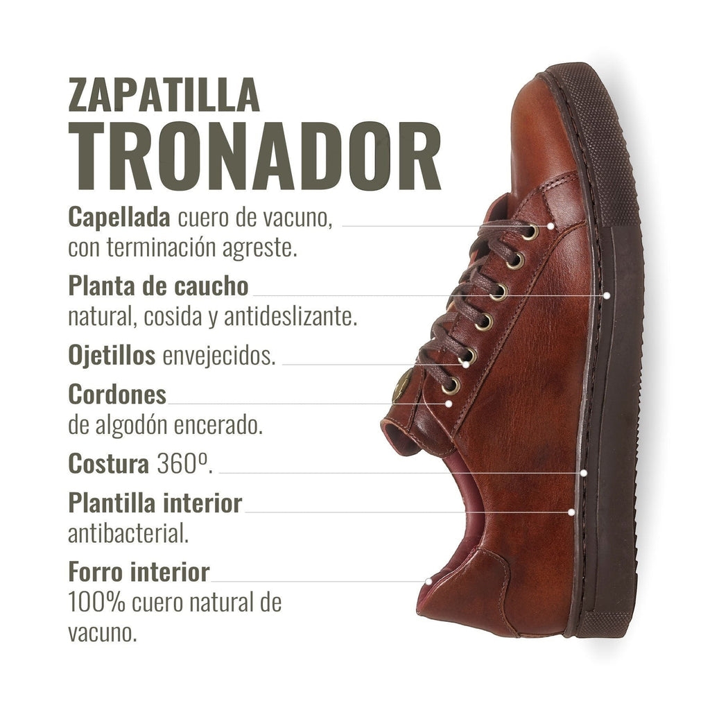 Zapatilla Tronador de cuero vacuno marrón de OLKI con cordones de algodón encerado y planta de caucho antideslizante.
