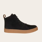 Zapatilla alta negra de Nobuk de OLKI con cordones y planta de caucho cristal. Diseño urbano.
