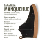 Zapatilla OLKI Manquehue negra de cuero nobuk con cordones de algodón y planta de caucho antideslizante.