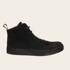 Zapatilla OLKI Manquehue negra de cuero nobuk con cordones, planta de caucho y plantilla antibacteriana. Diseño urbano.