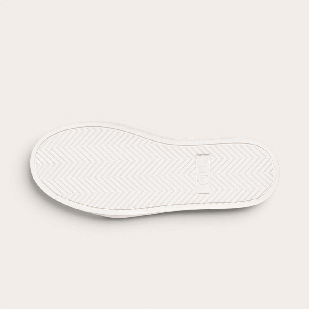 Zapatilla OLKI Manquehue petroleo de cuero con cordones blancos y planta de caucho blanca. Diseño urbano.