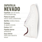 Zapatilla blanca de cuero de vacuno OLKI Nevado con cordones de algodón encerado y planta de caucho antideslizante. Diseño urbano.
