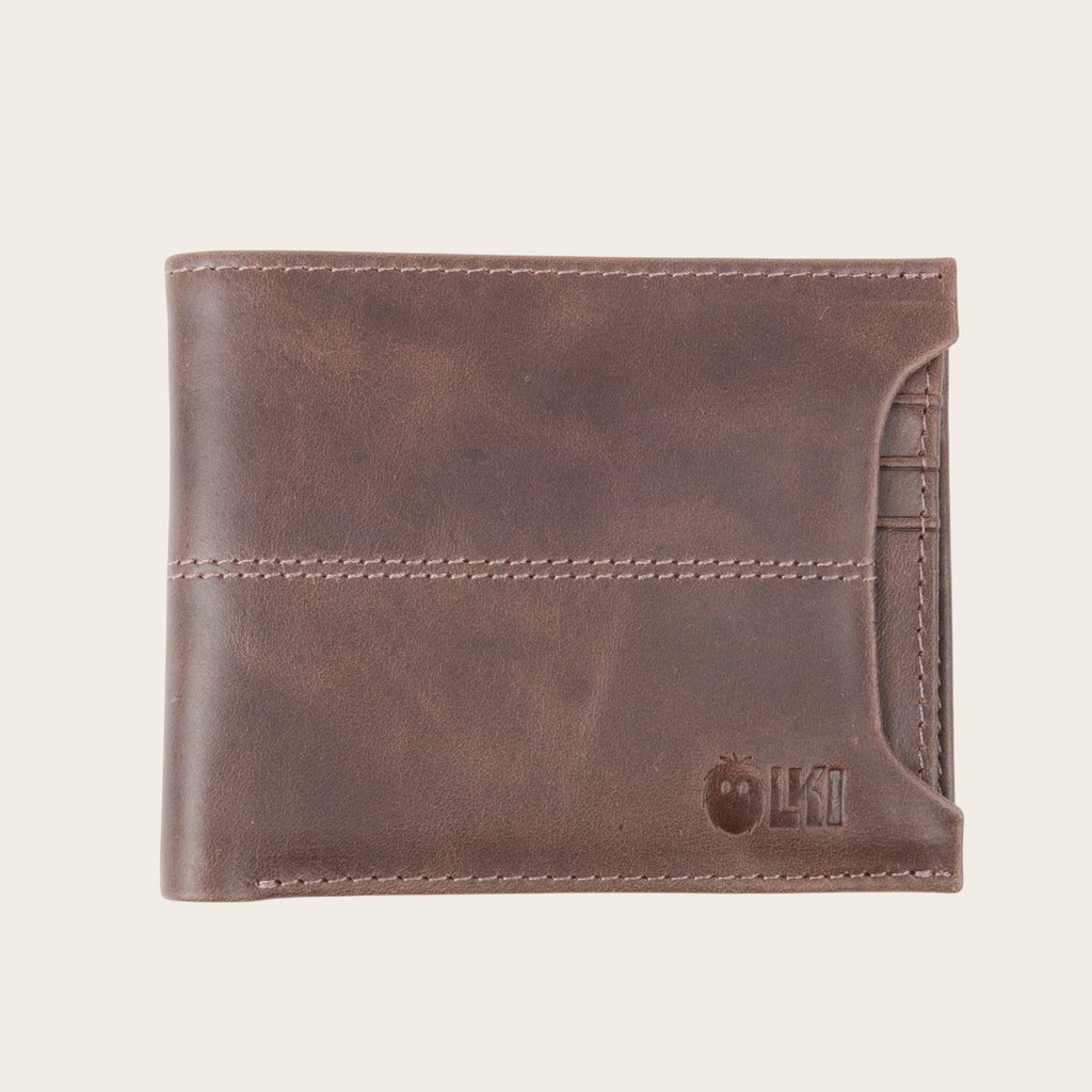 Billetera OLKI Ancoa de cuero marrón chocolate con costuras dobles y tarjetero extraíble.