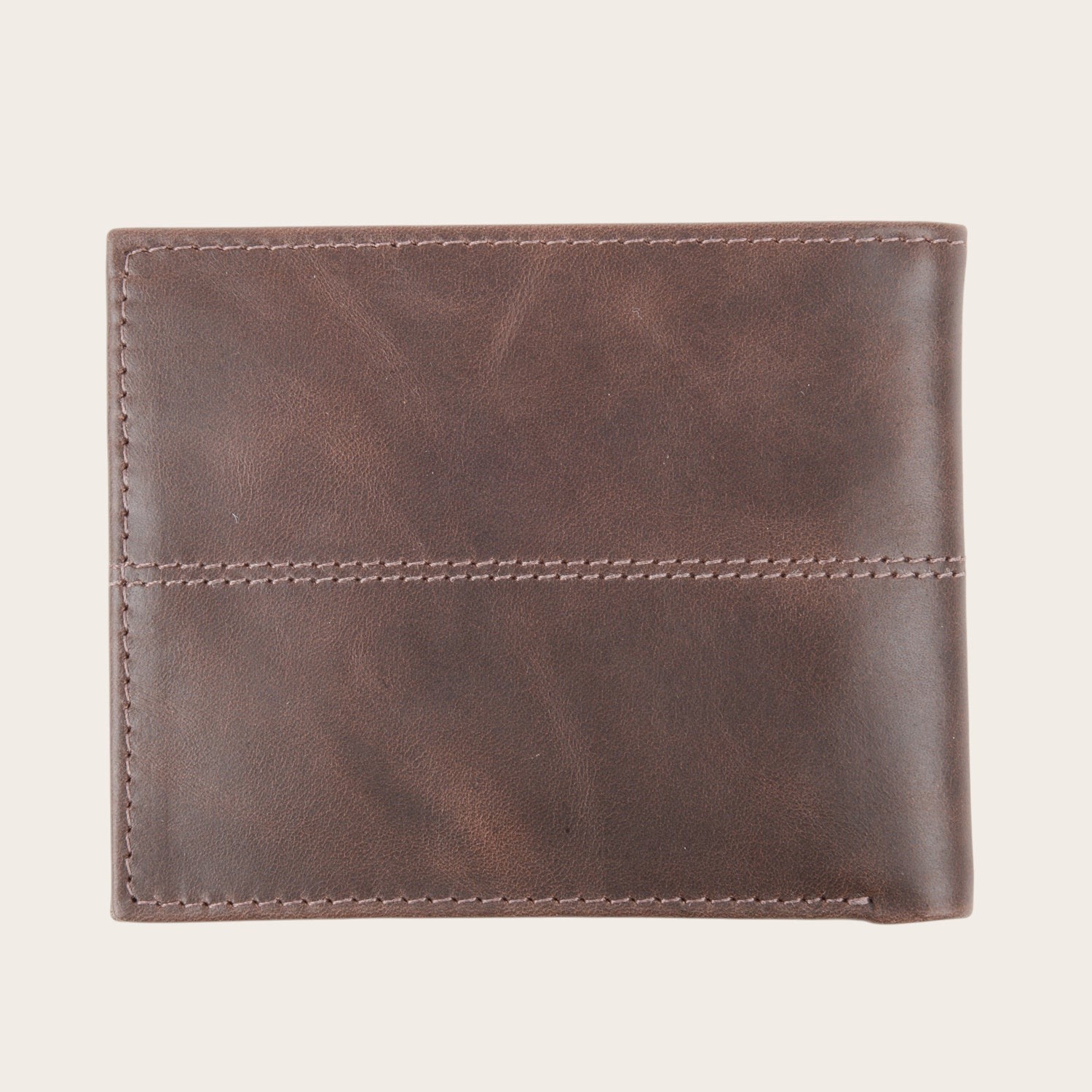 Billetera OLKI Ancoa de cuero marrón chocolate con costuras dobles y tarjetero extraíble.