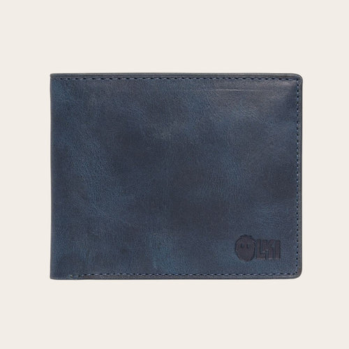 Billetera OLKI Ñuble Azul de cuero con acabado desgastado y logo grabado. Diseño clásico para hombre.