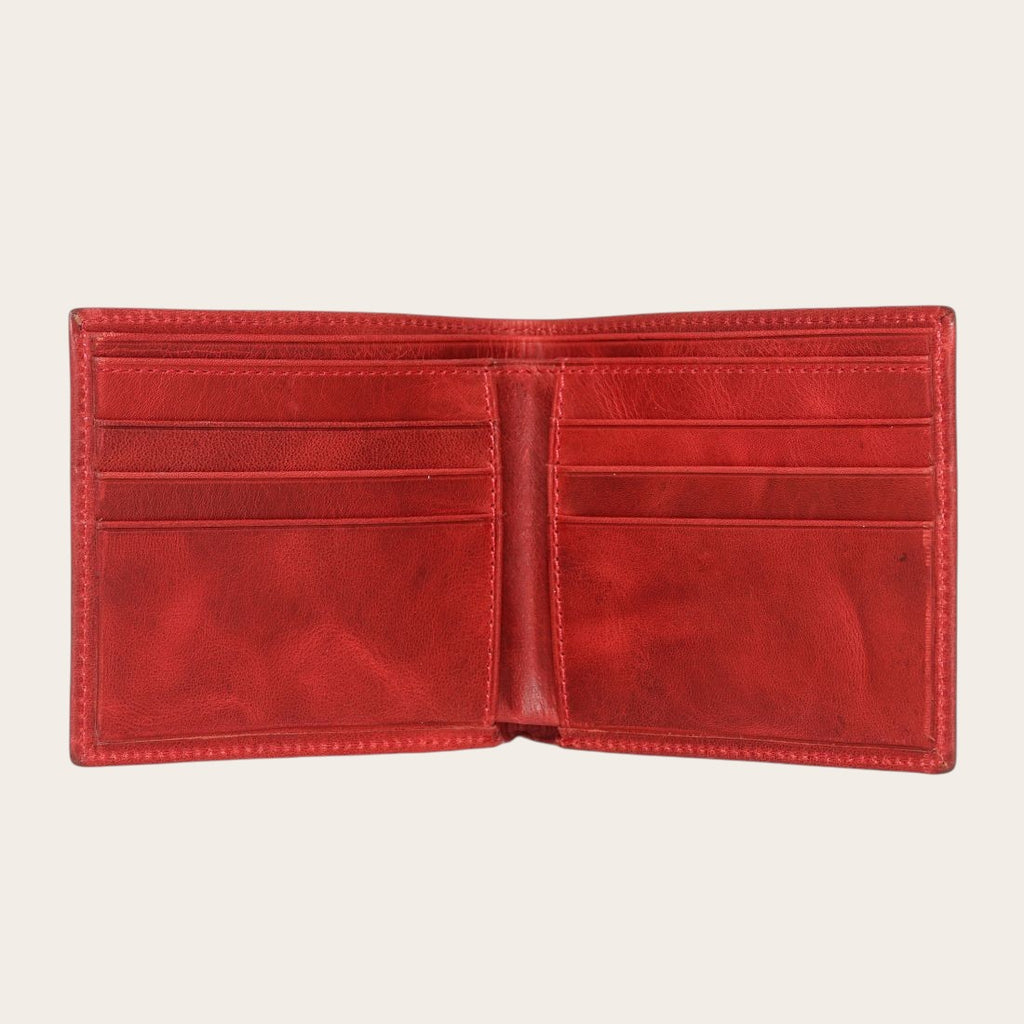 Billetera OLKI Ñuble Rojo de cuero con múltiples ranuras para tarjetas y compartimentos para efectivo. Diseño clásico y funcional.