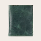 Billetera vertical OLKI Maule verde de cuero de vacuno con 6 espacios para tarjetas y separador de billetes.