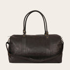 Bolso de viaje OLKI Futaleufú negro de cuero, espacioso, con asas superiores y correa de hombro ajustable. Ideal para escapadas.
