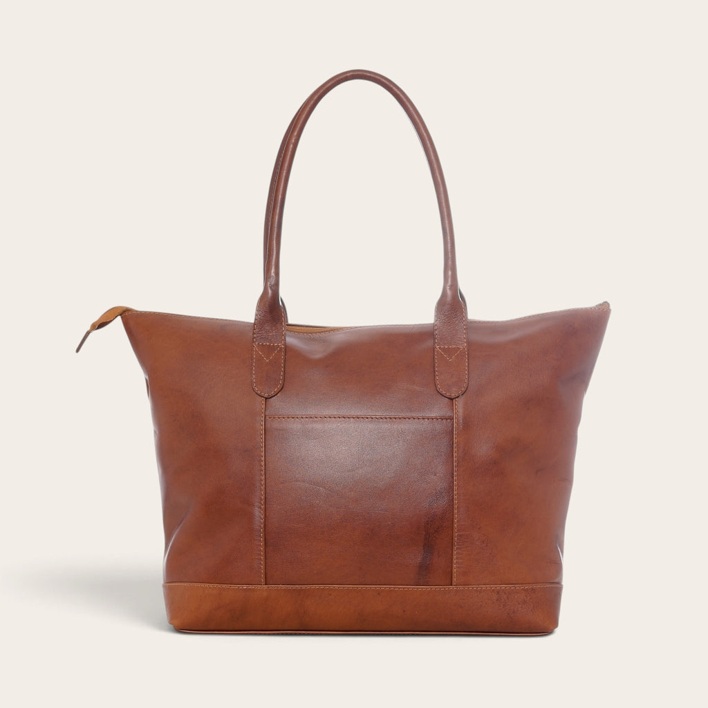 Cartera de hombro OLKI modelo Tulipán en cuero color castaño con diseño estructurado y asas largas