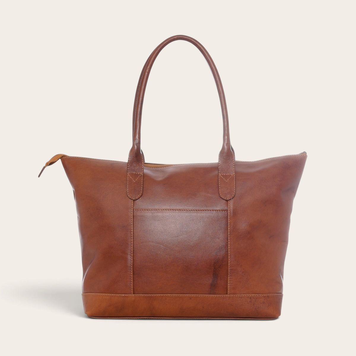 Cartera de hombro OLKI modelo Tulipán en cuero color castaño con diseño estructurado y asas largas