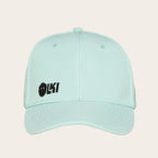 Gorra OLKI unisex color menta con logo frontal en relieve y visera curva. Malla transpirable en los laterales.