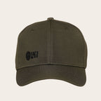 Gorra unisex OLKI Tamarugal verde con logo frontal en relieve y visera curva.
