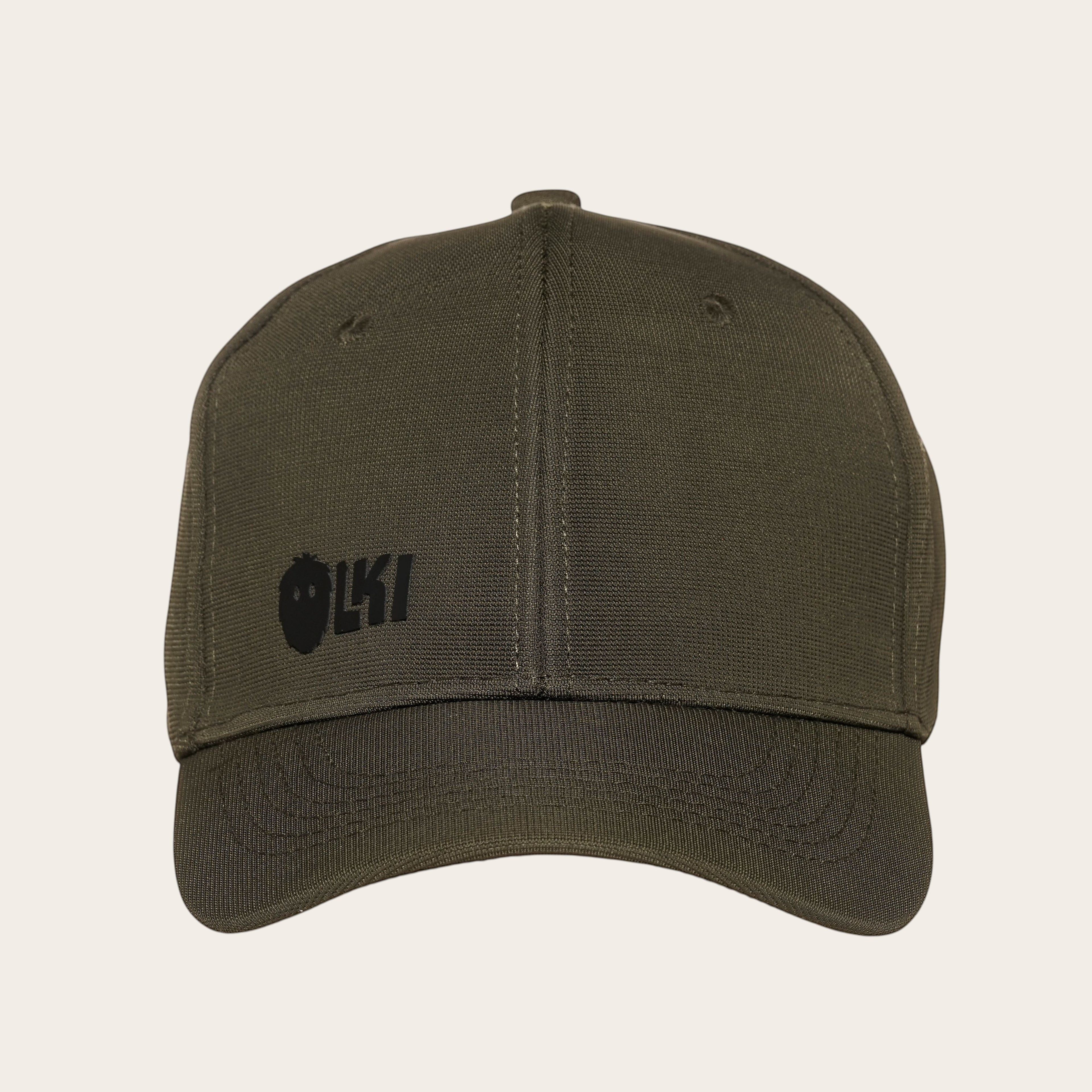 Gorra unisex OLKI Tamarugal verde con logo frontal en relieve y visera curva.