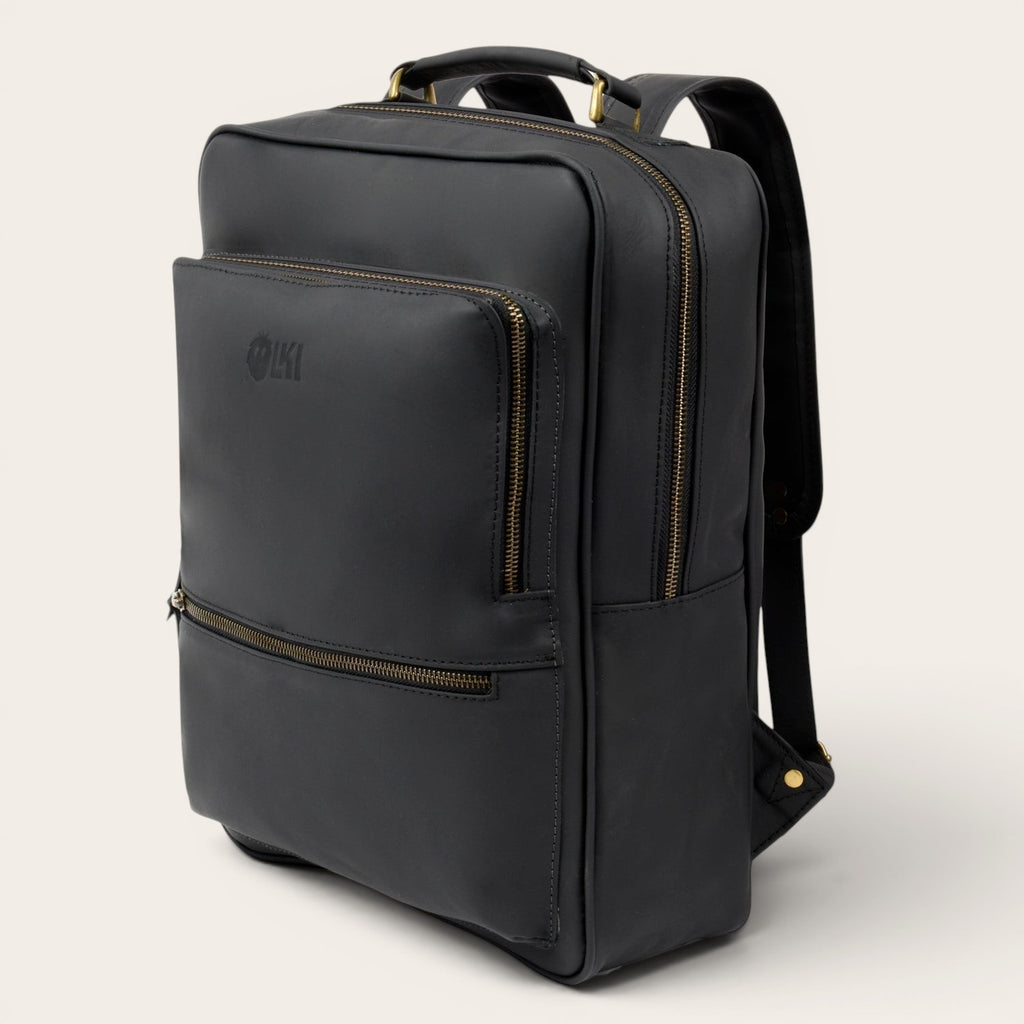 Mochila Palena Negra de cuero vacuno de OLKI con compartimento para portátil y 20 litros de capacidad.