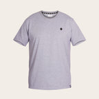 Polera gris de manga corta OLKI 100% algodón peruano con logo discreto en el pecho y cuello redondo.