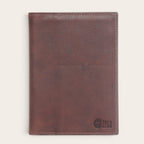 OLKI Porta Pasaporte Colorado Chocolate de cuero de vacuno con 3 ranuras para tarjetas y compartimento para pasaporte.