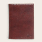 OLKI Porta Pasaporte Colorado Castaño de cuero de vacuno con 3 ranuras para tarjetas y separador interno. Elegante y funcional.
